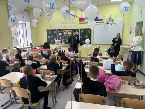 Первоклассников познакомили с правилами дорожного движения