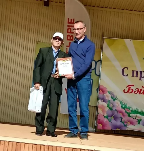 Пока село спит, Муслим Юсупов пешком проходит всю округу