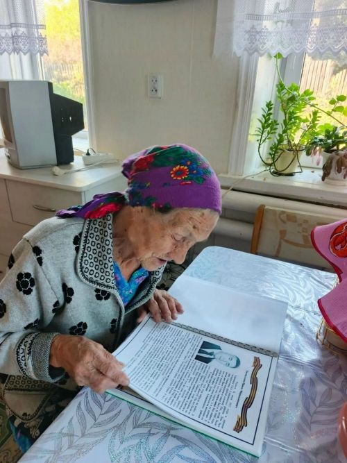 Акция «Книга на дом»: культура приходит в каждый дом