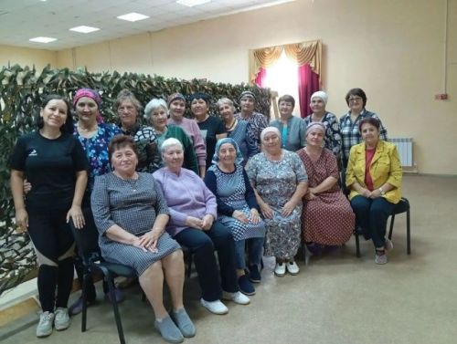 Сельские волонтеры плетут «невидимую броню» для фронта