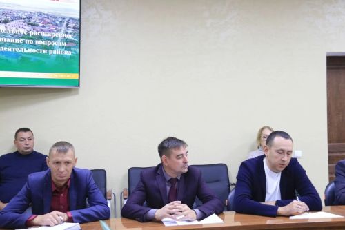 Игътибар үзәгендә – өлкәннәр турында хәстәрлек һәм көзге урак