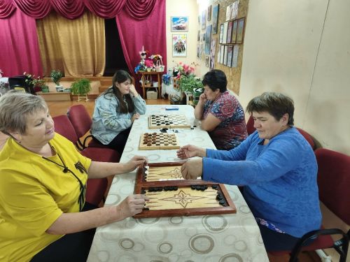 Настольные игры и танцы в Кряш-Буляке