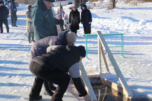 Православные ютазинцы окунулись в ледяную воду