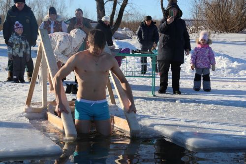 Православные ютазинцы окунулись в ледяную воду