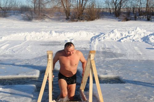 Православные ютазинцы окунулись в ледяную воду