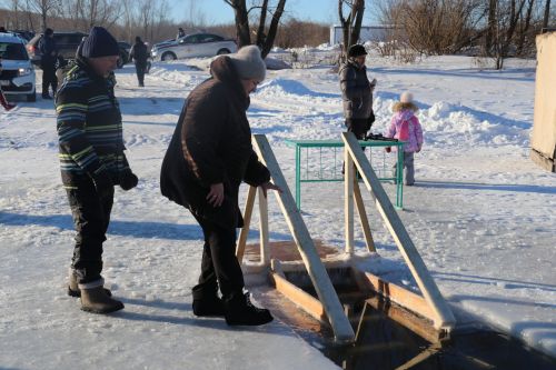 Православные ютазинцы окунулись в ледяную воду