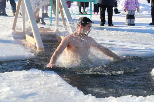 Православные ютазинцы окунулись в ледяную воду