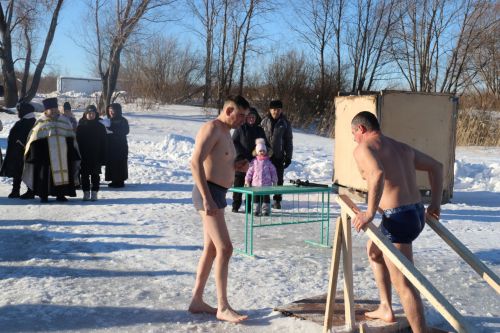 Православные ютазинцы окунулись в ледяную воду