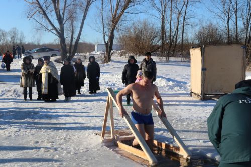 Православные ютазинцы окунулись в ледяную воду