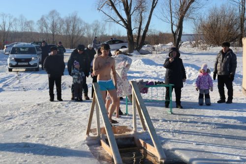 Православные ютазинцы окунулись в ледяную воду