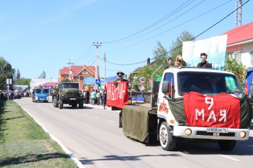 В посёлке Уруссу на славу отпраздновали 9 Мая