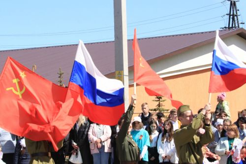 В посёлке Уруссу на славу отпраздновали 9 Мая