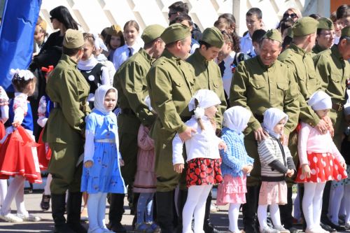 В посёлке Уруссу на славу отпраздновали 9 Мая