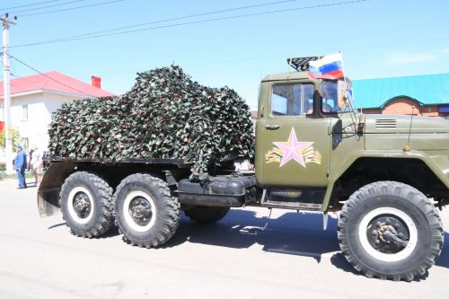 В посёлке Уруссу на славу отпраздновали 9 Мая