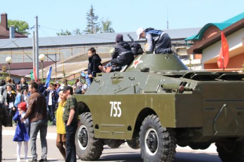 В посёлке Уруссу на славу отпраздновали 9 Мая