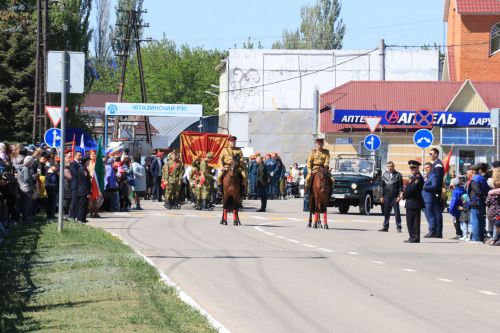 В посёлке Уруссу на славу отпраздновали 9 Мая