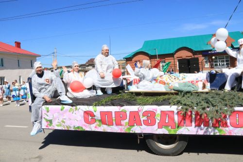 В посёлке Уруссу на славу отпраздновали 9 Мая