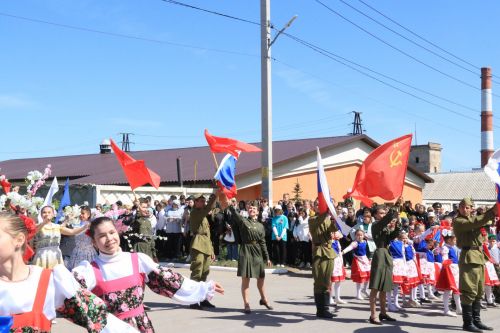 В посёлке Уруссу на славу отпраздновали 9 Мая