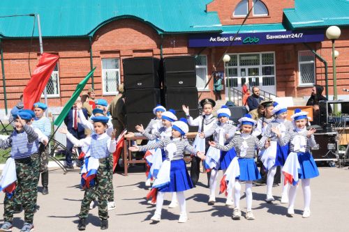 В посёлке Уруссу на славу отпраздновали 9 Мая