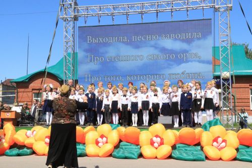 В посёлке Уруссу на славу отпраздновали 9 Мая