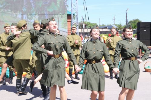 В посёлке Уруссу на славу отпраздновали 9 Мая
