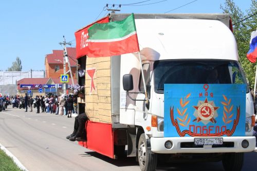 В посёлке Уруссу на славу отпраздновали 9 Мая