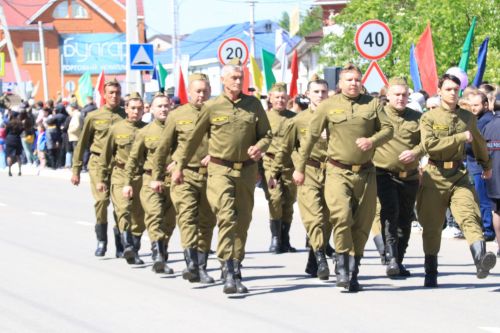 В посёлке Уруссу на славу отпраздновали 9 Мая