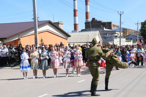 В посёлке Уруссу на славу отпраздновали 9 Мая