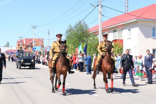 В посёлке Уруссу на славу отпраздновали 9 Мая