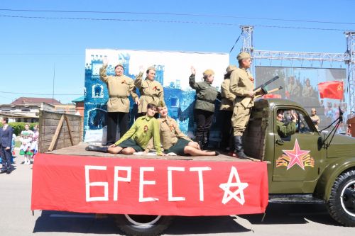 В посёлке Уруссу на славу отпраздновали 9 Мая