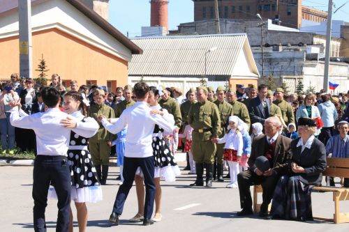 В посёлке Уруссу на славу отпраздновали 9 Мая