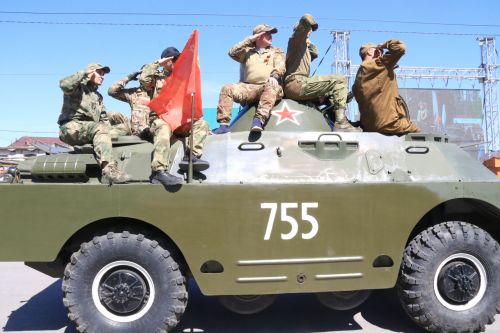 В посёлке Уруссу на славу отпраздновали 9 Мая