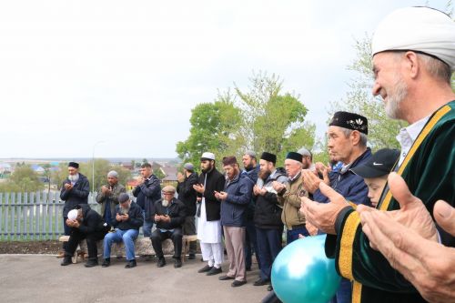 Дым-Тамакская мечеть распахнула двери