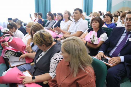 Ютазинцы аплодировали созвездию талантливых учащихся