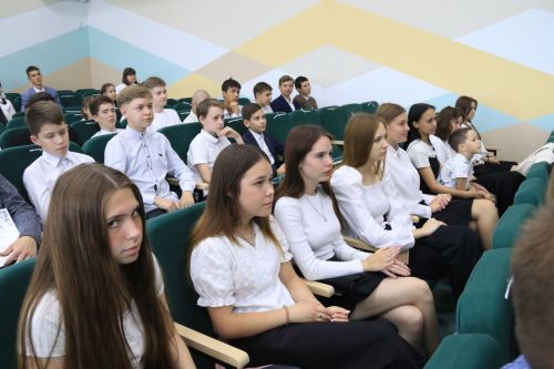 Ютазинцы аплодировали созвездию талантливых учащихся