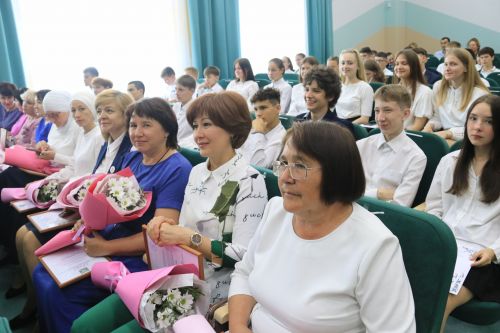 Ютазинцы аплодировали созвездию талантливых учащихся
