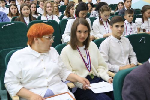 Ютазинцы аплодировали созвездию талантливых учащихся