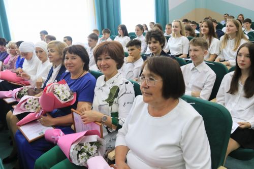 Ютазинцы аплодировали созвездию талантливых учащихся