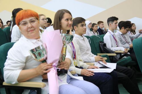 Ютазинцы аплодировали созвездию талантливых учащихся