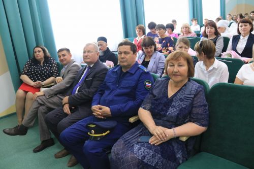 Ютазинцы аплодировали созвездию талантливых учащихся