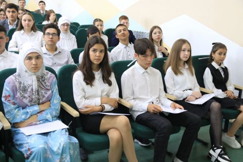 Ютазинцы аплодировали созвездию талантливых учащихся