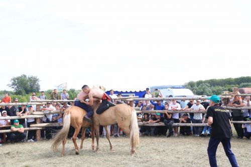 На ютазинской земле встретились «прошлое» и «настоящее»