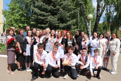 Последний звонок в Уруссинской СОШ №2