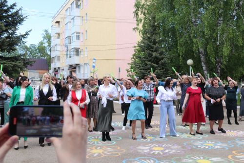 Последний звонок в Уруссинской СОШ №2