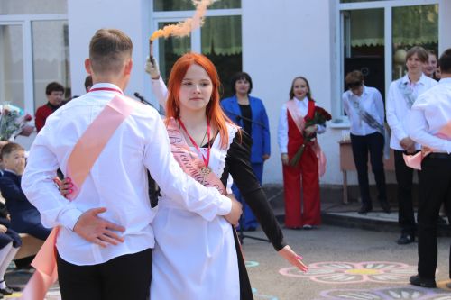 Последний звонок в Уруссинской СОШ №2