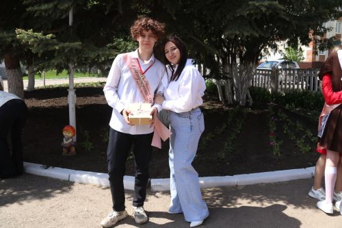 Последний звонок в Уруссинской СОШ №2