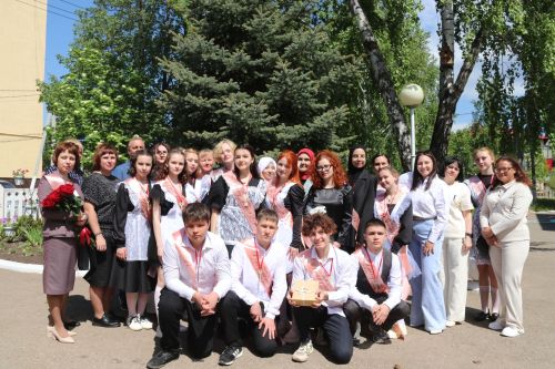 Последний звонок в Уруссинской СОШ №2