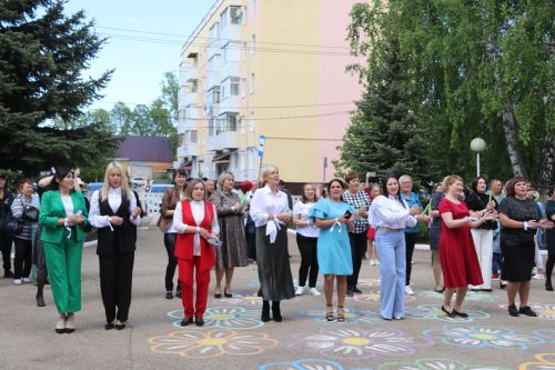 Последний звонок в Уруссинской СОШ №2