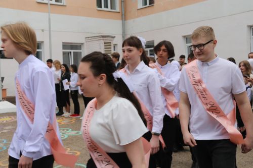Последний звонок в Уруссинской СОШ №2