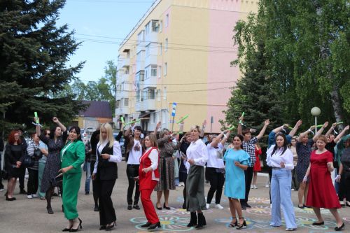 Последний звонок в Уруссинской СОШ №2